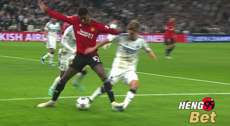 แรชฟอร์ด ลงมาแดง - "Rashford comes on red"