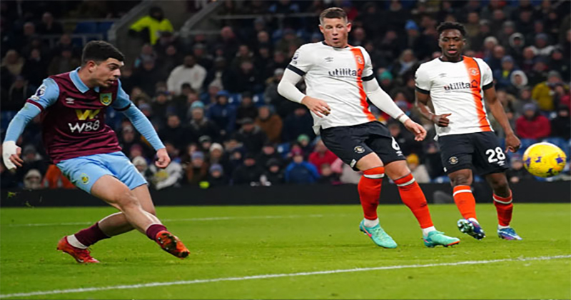 แมน ซิ เบิ ร์ น. ลี่ ย์ -"Manchester City N. Li"