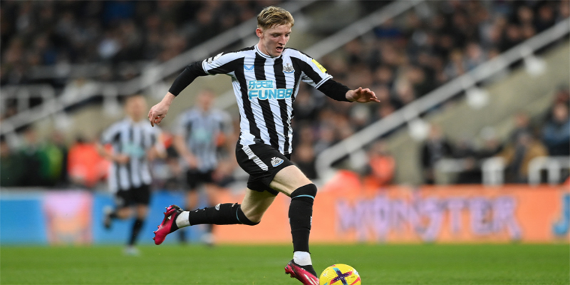 กอร์ดอน นักบอล-"Gordon, football player"
